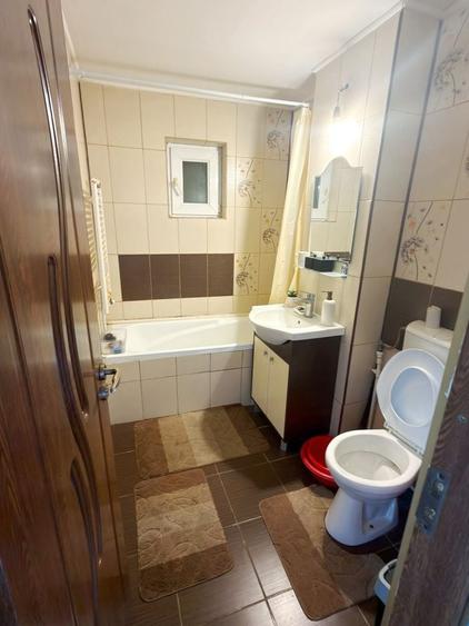 Apartament cu 2 camere semidecomandat în Broșteni