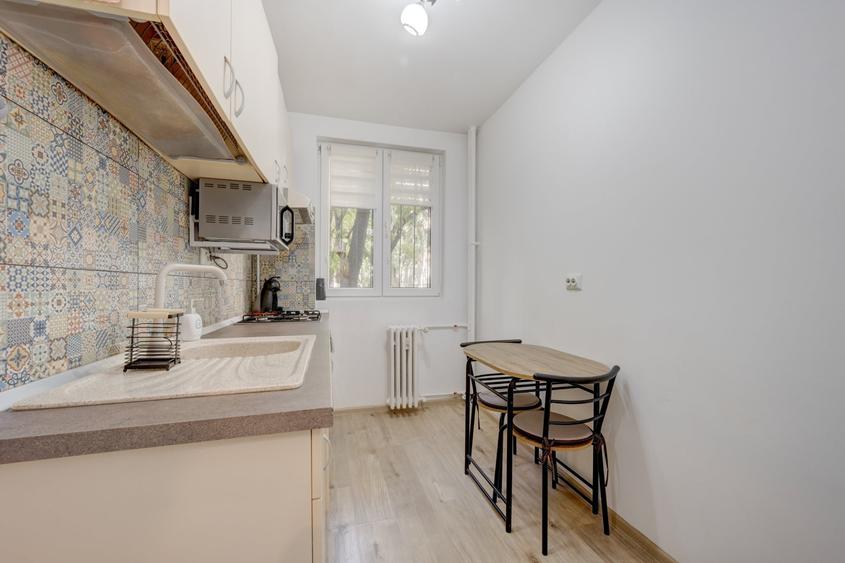 Apartament cu 2 camere semidecomandat, mobilat în Drumul Taberei