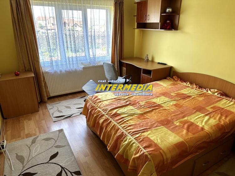 Casă individuală cu 6 camere cu Canalizare în Cetate