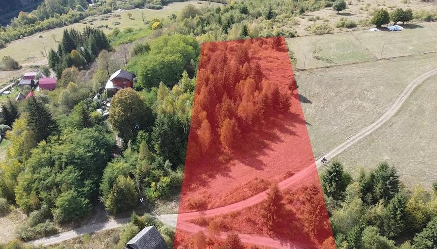 Teren de 4500 mp, în Lunca