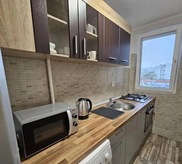 Apartament cu 2 camere semidecomandat, mobilat în Gara de Nord