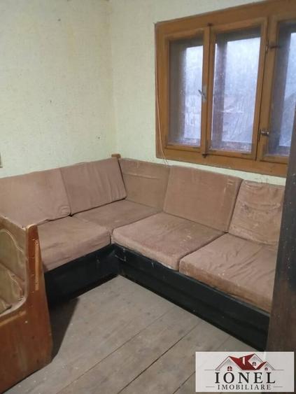 Casă cu 3 camere cu Teren 2636 Mp în Central