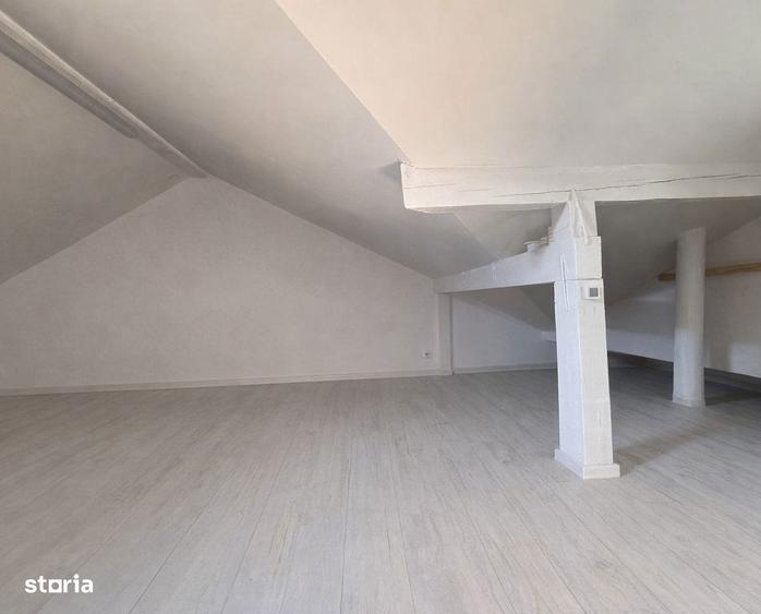 Casă cu 4 camere cu Teren 60 Mp în Pipera