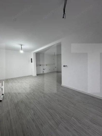 Casă cu 4 camere cu Teren 650 Mp în Peciu Nou