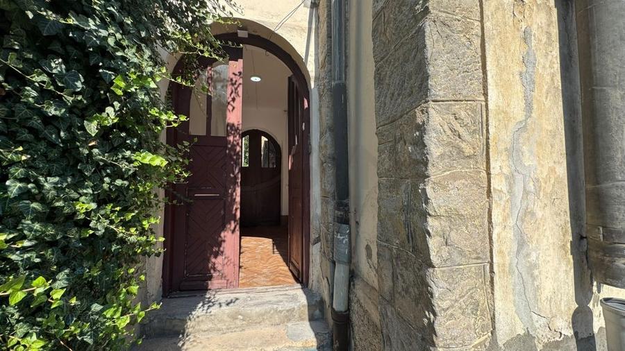 Casă individuală cu 5 camere în P-ța Romană