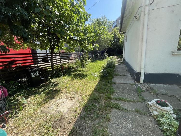 Casă individuală cu 3 camere cu Canalizare în Girocului