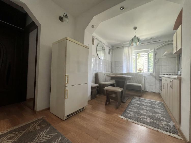 Apartament cu 2 camere decomandat în Nicolina