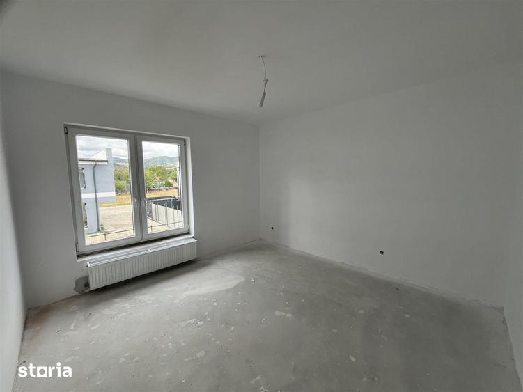 Casă cu 4 camere cu Teren 210 Mp în Central