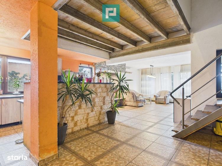 Casă cu 4 camere cu Teren 1376 Mp în Central