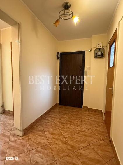 Apartament cu 3 camere decomandat în Titan