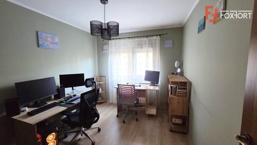 Apartament cu 3 camere decomandat, mobilat în Torontalului