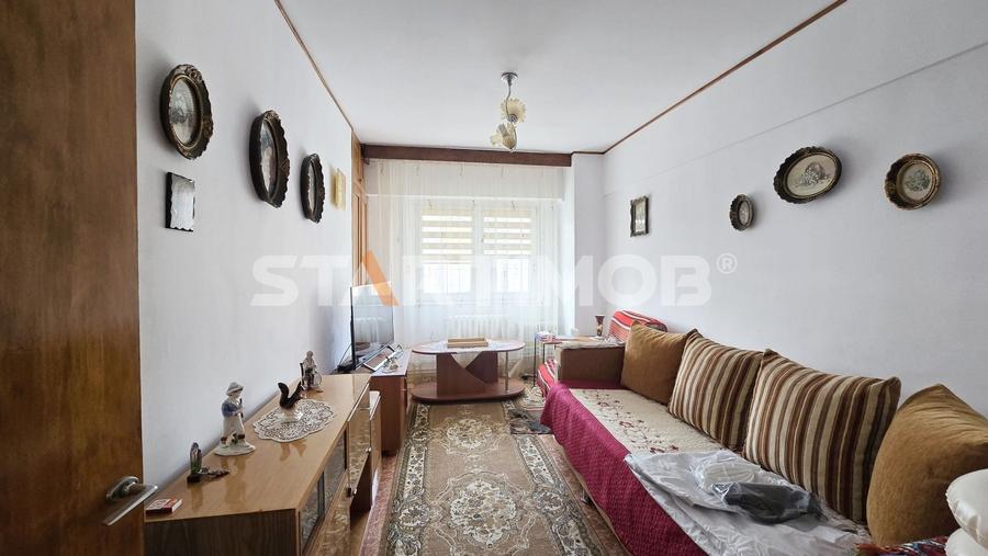 Apartament cu 4 camere decomandat, mobilat în Centrul Civic