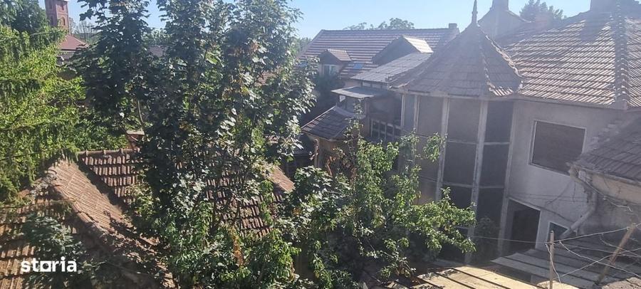Casă cu 4 camere în Central