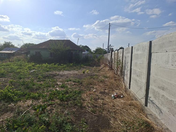 Casă cu 3 camere în Vâlcelele