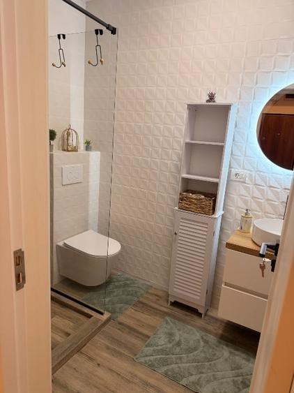 Apartament cu 2 camere nedecomandat, mobilat în Palazu Mare