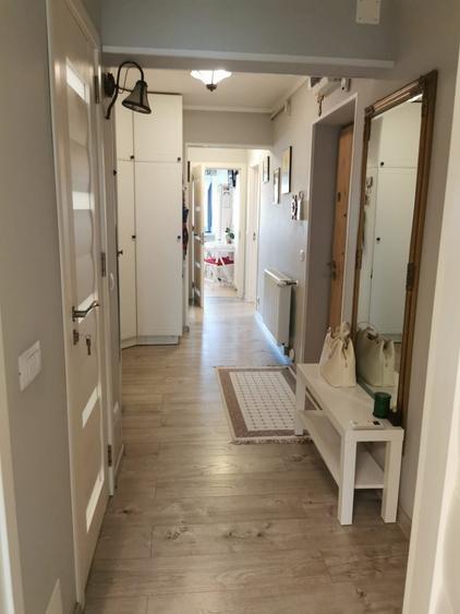 Apartament cu 3 camere decomandat în Traian