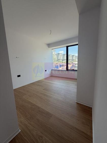 Apartament cu 4 camere decomandat în Lacul Tei