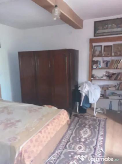 Casă cu 6 camere cu Teren 5165 Mp în Beștepe