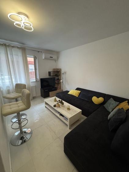 Apartament cu 2 camere decomandat în Apărătorii Patriei