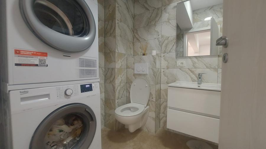 Apartament cu 2 camere decomandat în Apărătorii Patriei