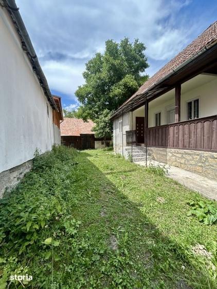 Casă cu 3 camere cu Teren 1900 Mp în Mănăstireni