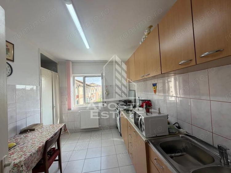 Apartament cu 2 camere decomandat în Lipovei