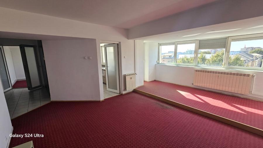 Apartament cu 5 camere în P-ța Unirii