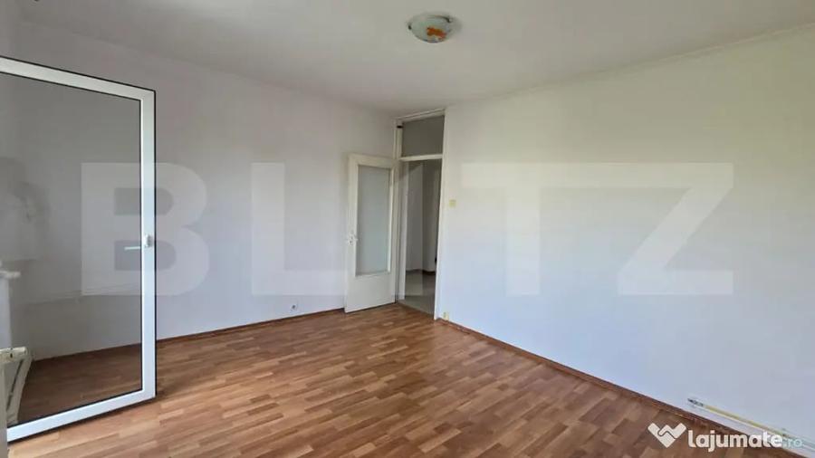 Apartament de vanzare, cu 3 camere, 76 mp, zona Micro 17 - 11
