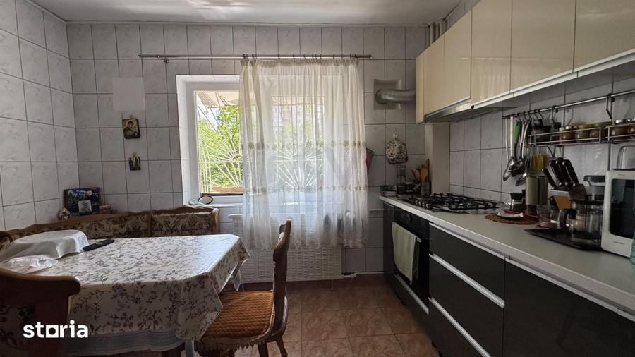 Apartament cu 3 camere în Nerva Traian