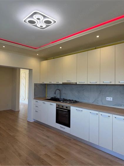 Casă cu 3 camere cu Teren 1000 Mp în Central