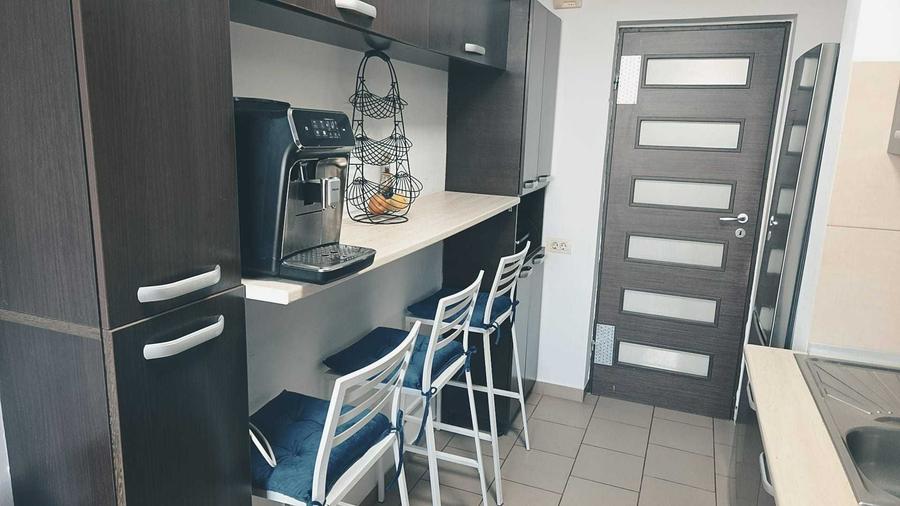 Apartament cu 2 camere semidecomandat, mobilat în Central