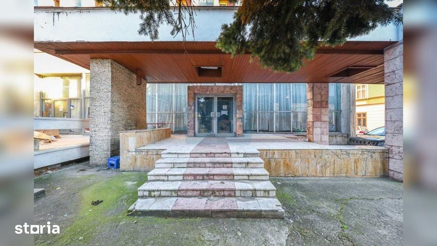 Casă cu Teren 3590 Mp în Central