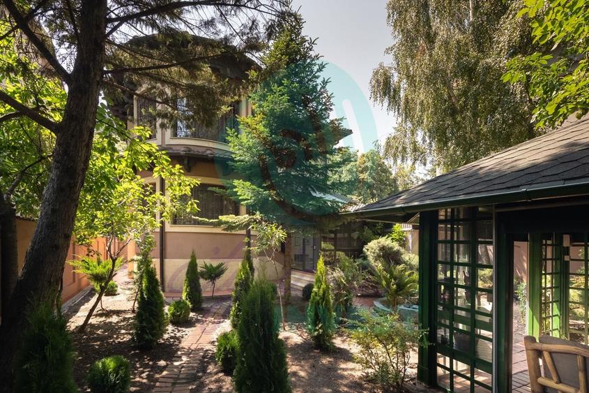 Casă individuală cu 5 camere cu Canalizare în Domenii