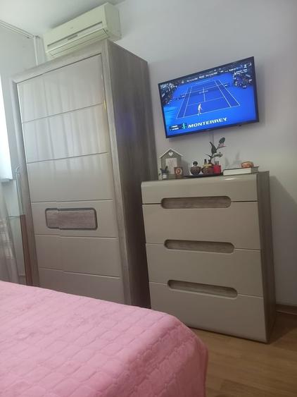 Apartament cu 3 camere decomandat în Valea Oltului
