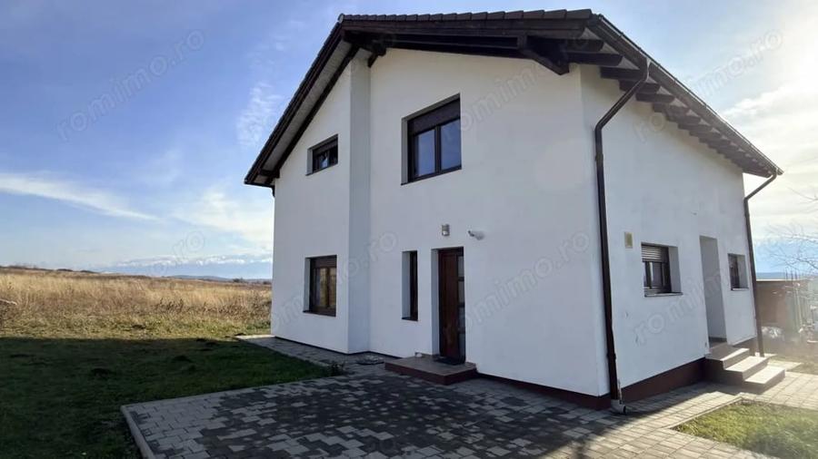Casă cu 5 camere cu Teren 372 Mp în Broscărie