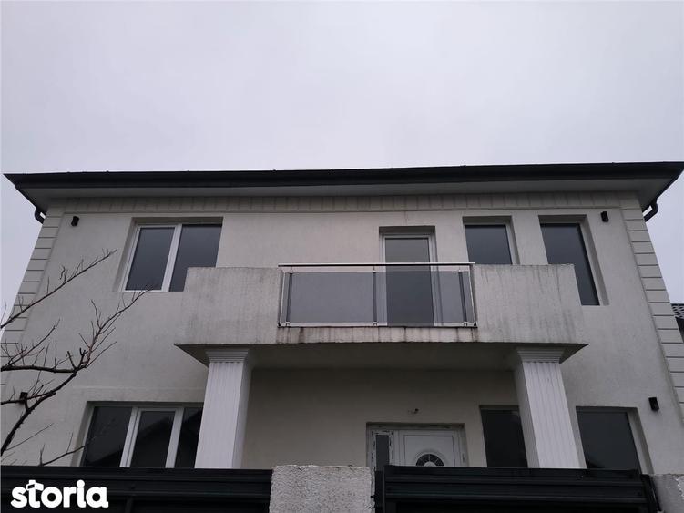 Casă cu 5 camere cu Teren 330 Mp în Central