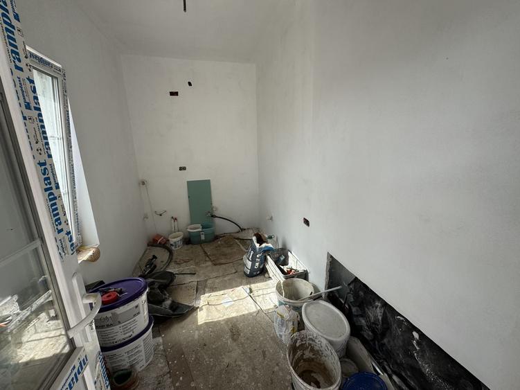 Casă individuală cu 4 camere cu Canalizare în Sânmihaiu Român