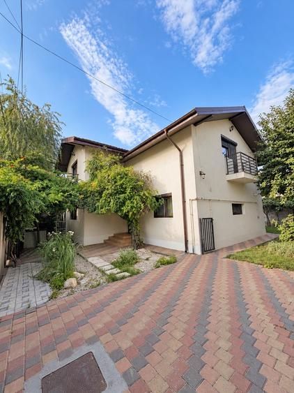 Casă individuală cu 4 camere cu Teren 321 Mp în Berceni