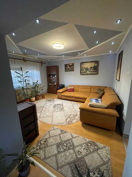 Casă cu 4 camere în Central