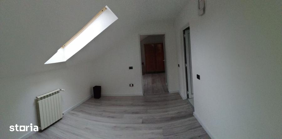 Casă cu 4 camere cu Teren 50 Mp în Podgoria