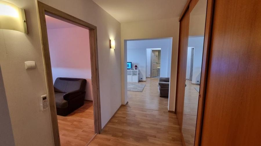 Apartament cu 3 camere semidecomandat în Ștefan cel Mare