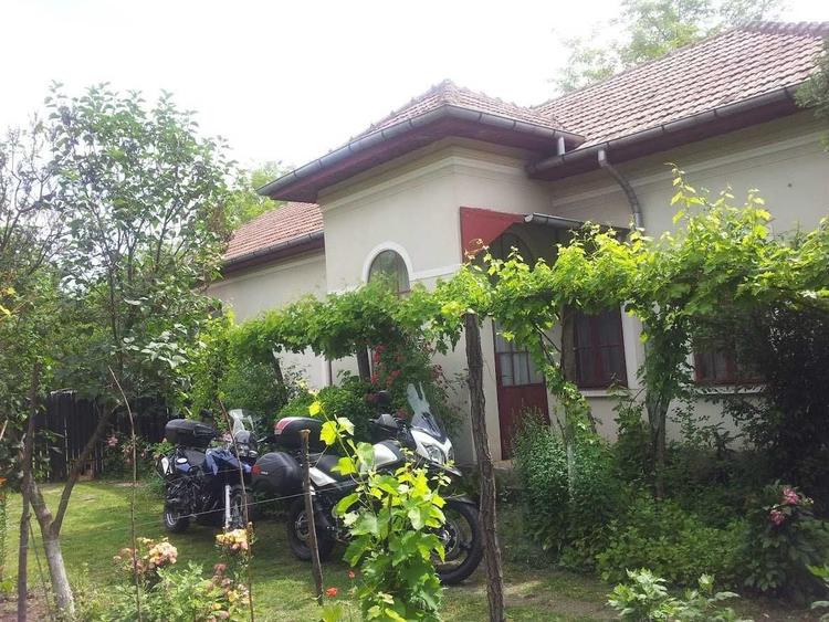 Casă cu 4 camere în Giubega