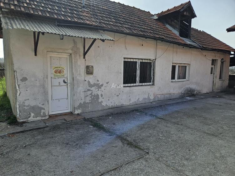 Case de vanzare Petrila zona Jiet.