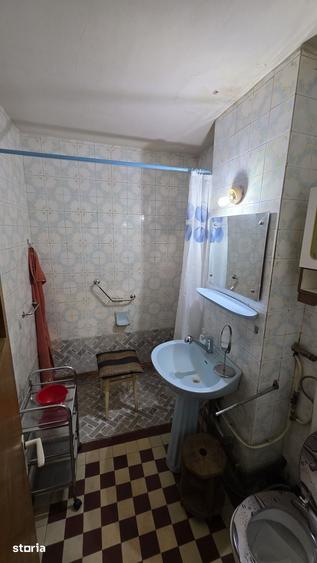 Apartament cu 4 camere decomandat în Calea București
