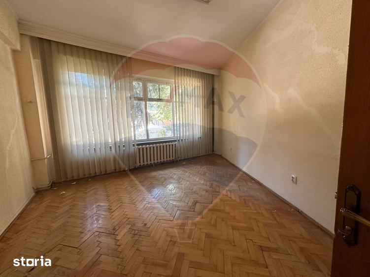 Spațiu comercial, de 2,800 mp, în Brăilei