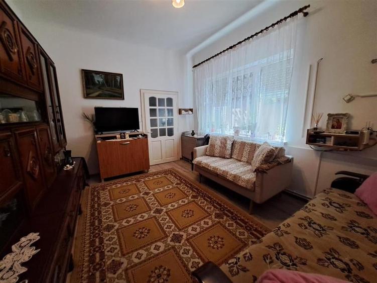 Casă individuală cu 2 camere cu Teren 50 Mp în Central