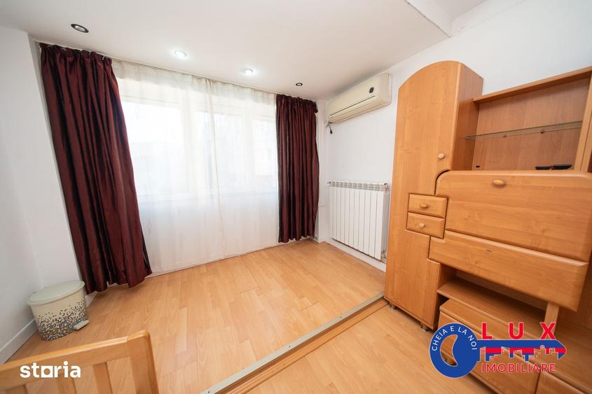 Apartament cu 3 camere decomandat în Babadag