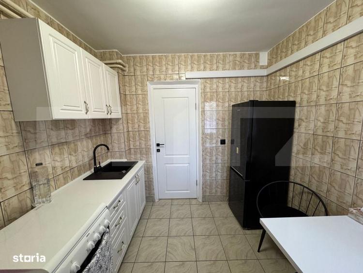Apartament cu 3 camere decomandat în Calea București