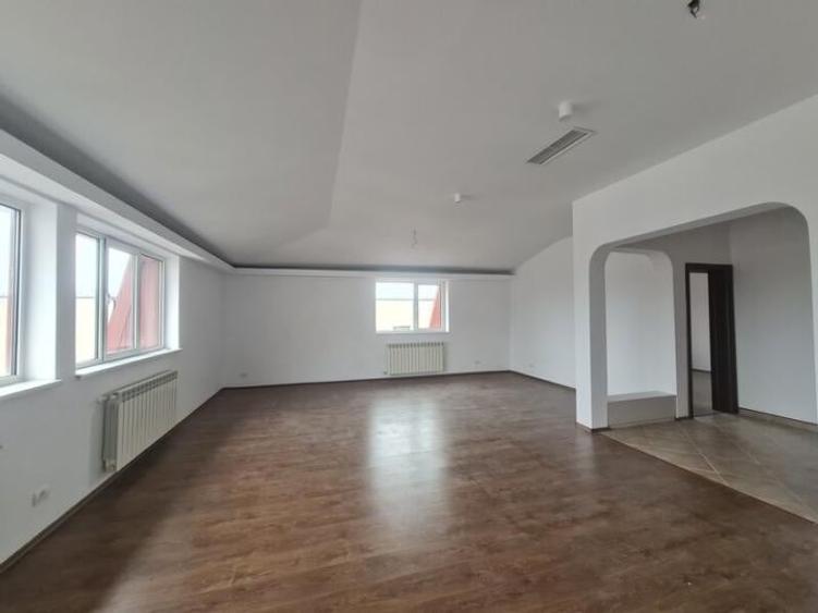 Birou, de 140 mp, în Herăstrău