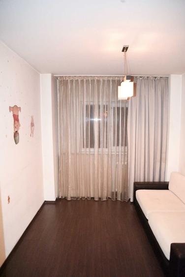 Apartament cu 3 camere decomandat în Dristor